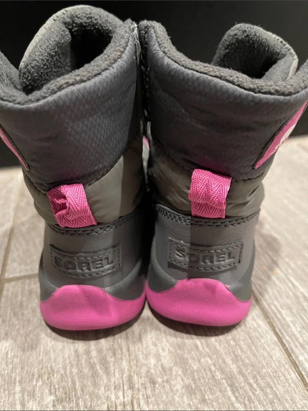 Sorel Kids Grey and Pink Hook-and-Loop Winter Boots